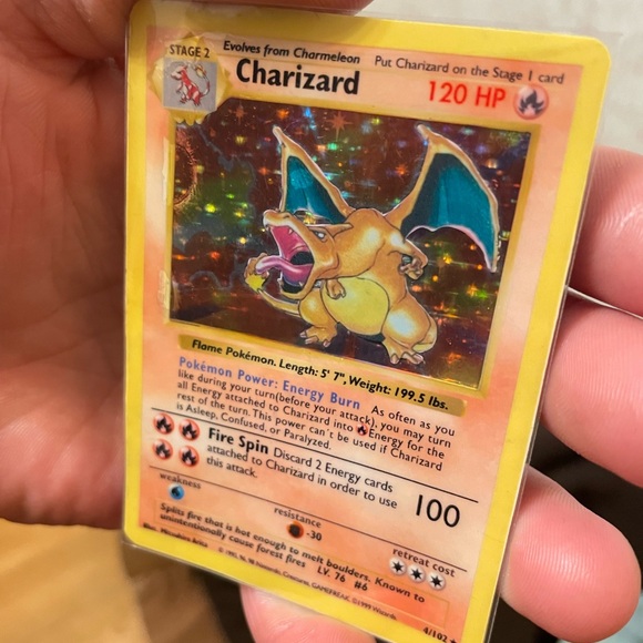 Holo Charizard - Picture 3 of 5
